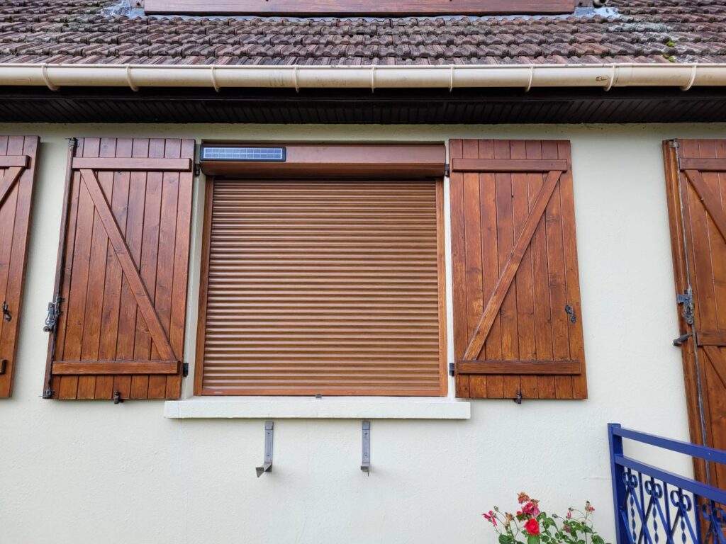 Pourquoi installer un volet roulant solaire